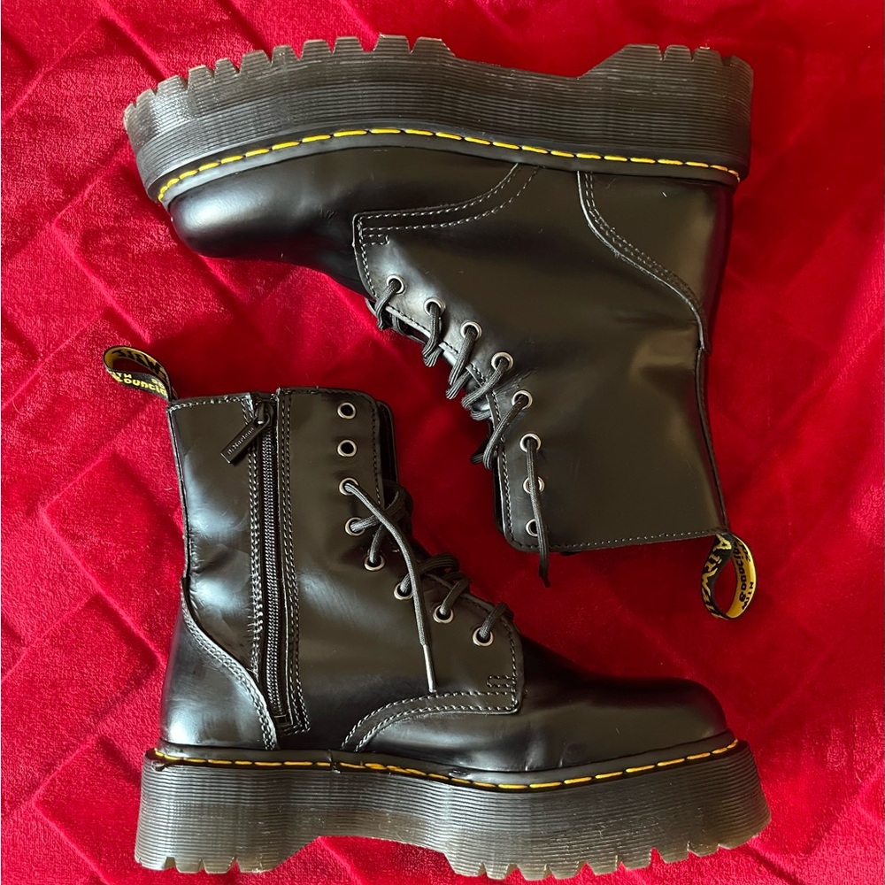 Doc Martens Smooth Black Leather Jadon Platform Boots Size 10 US Women's